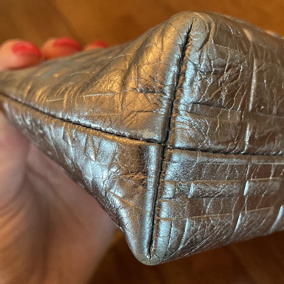 Burberry silver leather pouch - Picture 3 of 7